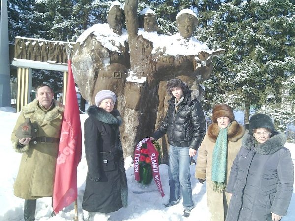 Алтайские коммунисты 23 февраля провели автопробег по селам Бийского района