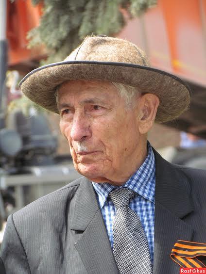 К.К. Тайсаев поздравил с 90-летием осетинского литератора Н.Г. Джусойты