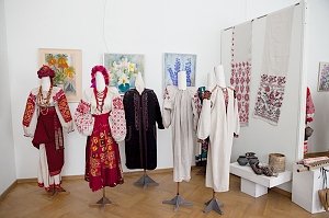 В Севастополе открылась выставка народной мастерицы