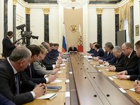 Владимир Путин провел совещание по вопросам социально-экономического развития Крыма и Севастополя