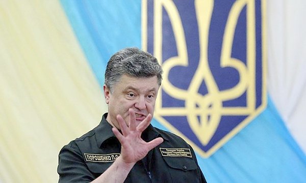 Порошенко идёт по стопам Гитлера. Почему Киев заявляет об открытии второго фронта против России