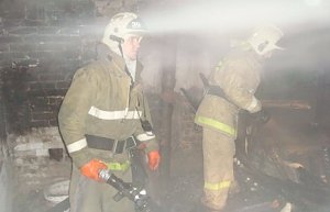 Из горящего подвала в Севастополе достали человека