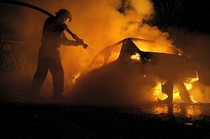 В Севастополе загорелись две машины
