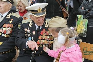 На майские праздники в Керчи ветераны могут оформить бесплатный проезд