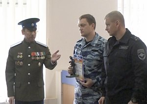 Делегация из Челябинска вручила награды лучшим бойцам крымского «Беркута»