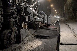 Дороги в Крыму предложили ремонтировать круглые сутки