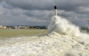 На три дня в Севастополе объявили штормовое предупреждение