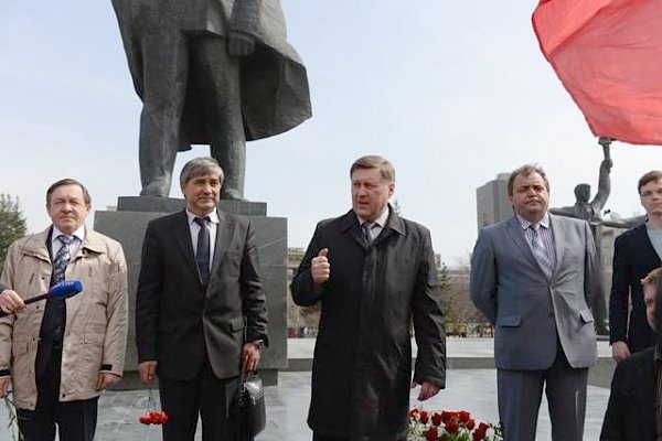 Новосибирск. Коммунисты почтили память Владимира Ильича Ленина