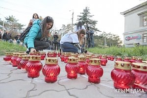 В 100-летнюю годовщину геноцида армян в Столице Крыма зажгли свечи памяти
