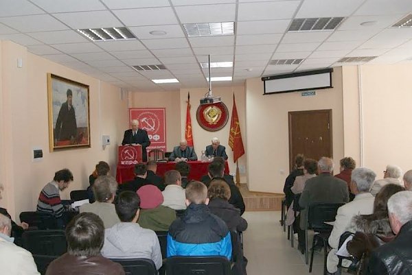 В Волгограде коммунисты обсудили «обновленный социализм»