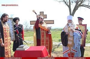 Под Керчью установили поклонный крест в память о советских воинах