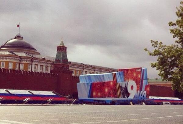 Во фракции КПРФ в Госдуме разработан законопроект, запрещающий "маскировку" мавзолея Ленина