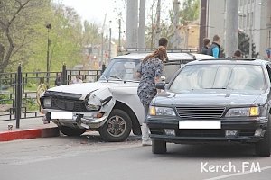В Керчи на улице Свердлова авария, движение затрудненно
