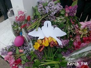 В Керчи учащиеся школы №26 возложили цветы