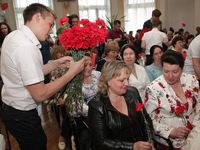 Алла Пашкунова поздравила медсестер с профессиональным праздником