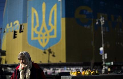 Вандалы разбили памятную доску маршалу Жукову в Киеве