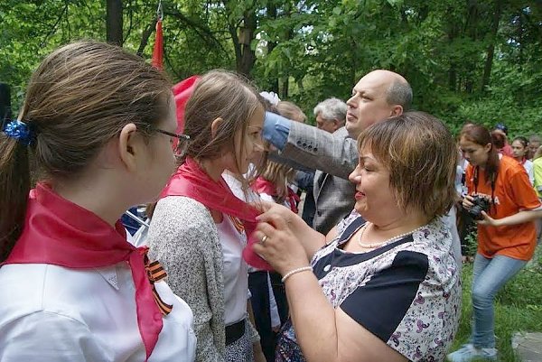 В Волгограде прошёл слет пионеров «И помнит мир спасенный»