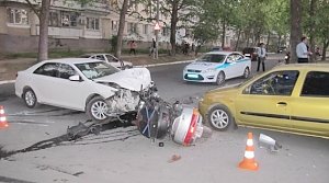 В дорожной аварии с участием мотоцикла и автомобиля погиб человек