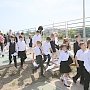 В Столице Крыма на «Последнем звонке» дети танцевали и запускали воздушные шары (ФОТО, ВИДЕО)