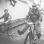 В Евпатории 60 велосипедистов устроили велокруиз под дождем