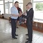Руководство ОМВД РФ по Нахимовскому району поощрило двоих школьников, какие помогли задержать грабителя