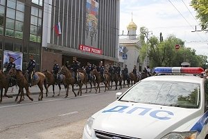 Севастопольские полицейские обеспечили охрану правопорядка во время празднования Дня России