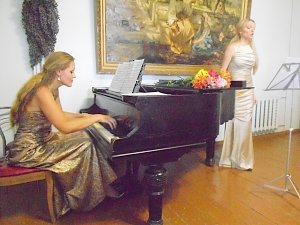 Москвичи пообещали отреставрировать 300-летний рояль из музея в Алуште