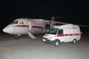 Спецборт МЧС России совершает санитарно-авиационную эвакуацию пятерых пациентов из Крыма