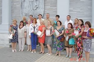 Лучшие медицинские работники Евпатории награждены грамотами профильного парламентского Комитета
