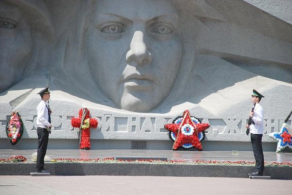 Ставропольские коммунисты во главе с лидером Виктором Гончаровым почтили память павших в Великой Отечественной войне