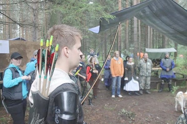 Свердловские коммунисты провели Всероссийский фестиваль по стрельбе из лука в городе Дегтярск