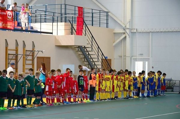 На Ставрополье под патронатом КПРФ состоялся турнир по мини-футболу между школьников края