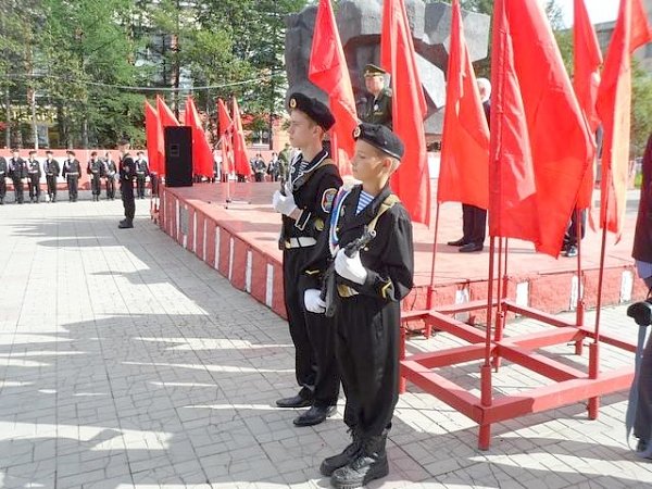 Магаданские коммунисты приняли участие в торжественных мероприятиях, посвященных 70-летию со дня окончания Второй Мировой войны