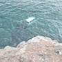 В Севастополе девушка решила покончить с собой, «слетев» на автомобиле со скалы в море