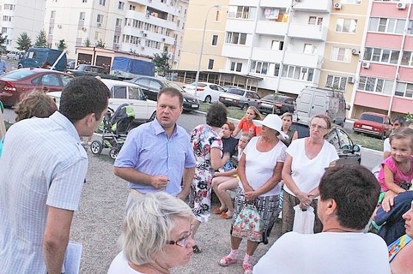 Депутат КПРФ Дмитрий Коломиец сложил полномочия, пробыв в Думе меньше трёх месяцев