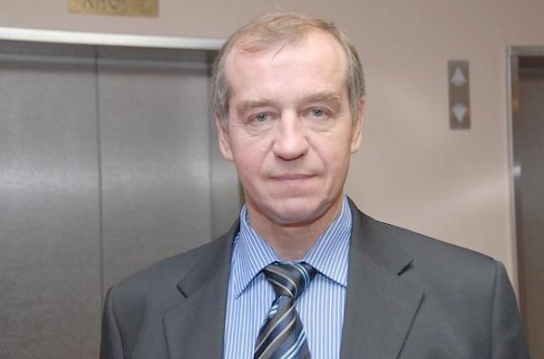 В «Единой России» признали поражение и поздравили Сергея Левченко с победой на выборах губернатора Иркутской области