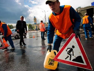 Ремонт дорог в крымской столице затянулся