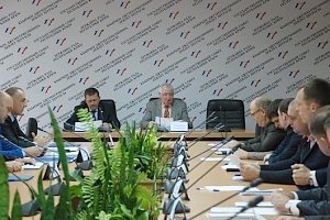 В крымском парламенте прошло заседание Комитета по промышленной политике, транспорту и топливно-энергетическому комплексу