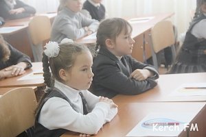 Керченские школьники спустя неделю пошли на учебу