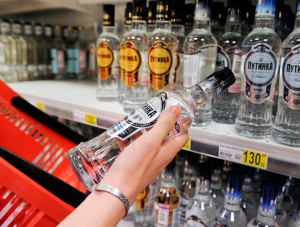 В Столице Крыма разрешили продавать алкоголь до 20 часов