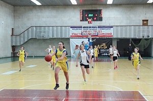 Симферопольский «Орлан» стал лидером чемпионата Крыма по баскетболу между женщин