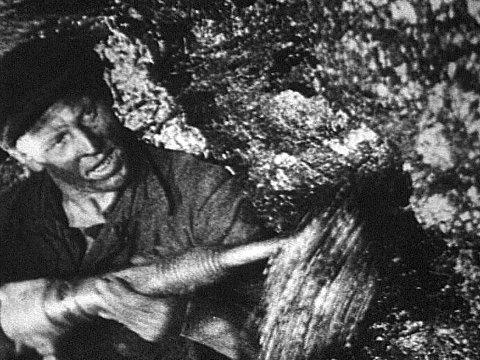 3 января 1906 года, 110 лет назад - родился Алексей Стаханов, советский шахтер, основоположник стахановского движения