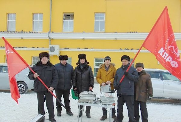 Алтайский край. Барнаульские коммунисты провели серию пикетов против повышения тарифов