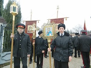 Казачья община крымского села Морское отметила 15-летие крестным ходом и праздничным концертом