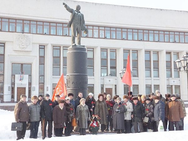 Калужские коммунисты почтили память В.И. Ленина