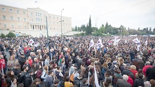 Трудящийся народ Греции заявил: Отзовите "закон-гильотину"
