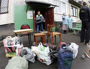 В Крыму возбудили уголовное дело в отношении владельца общежития, выставившего на улицу 40 человек