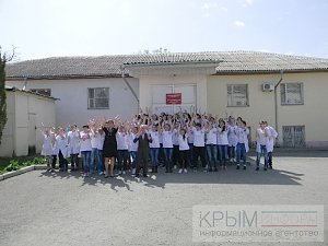 Будущие медики организовали в Симферополе флешмоб в поддержку здорового образа жизни и борьбы с ожирением и диабетом
