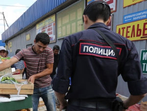 Две тонны запрещенных в РФ продуктов было обнаружено на одном из рынков Симферополя