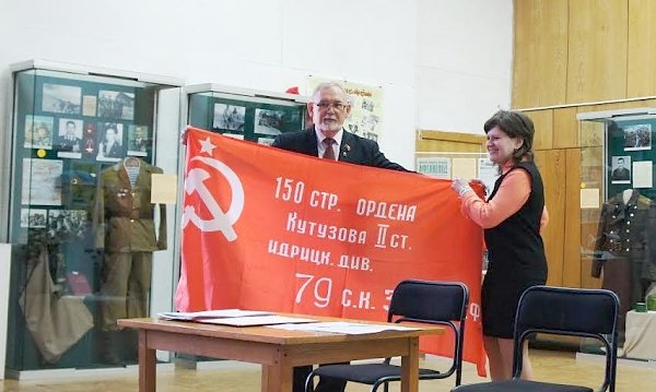 Курган. Депутат-коммунист В.А. Кислицын проводит уроки мужества студентам и школьникам